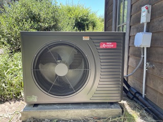 SpacePak Solstice heat pump exterior install